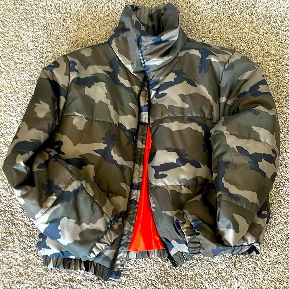 Wild fable cropped puffer jacket